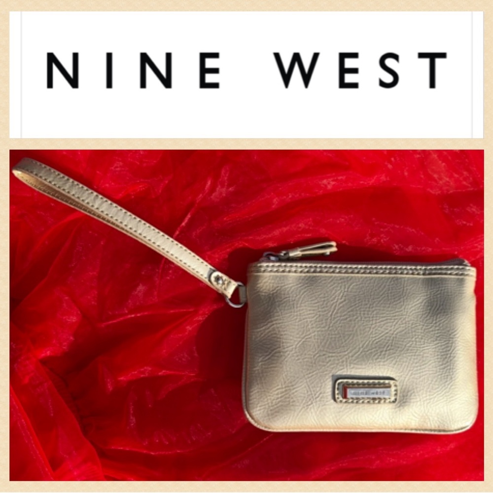 Nine West Wristlet - cream & gold